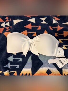 Ava Knot Front Strapless Bikini Top